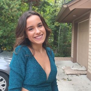 Meet your Posher, Chloe